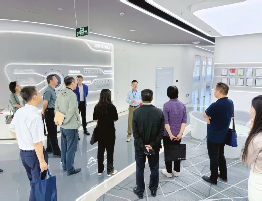 賽思快訊 | 北京市領導一行蒞臨賽思子公司調(diào)研考察