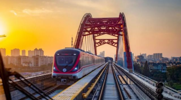賽思x金義東市域軌道交通｜國內(nèi)首列市域B型車開通試乘，賽思助力1588時鐘服務(wù)器